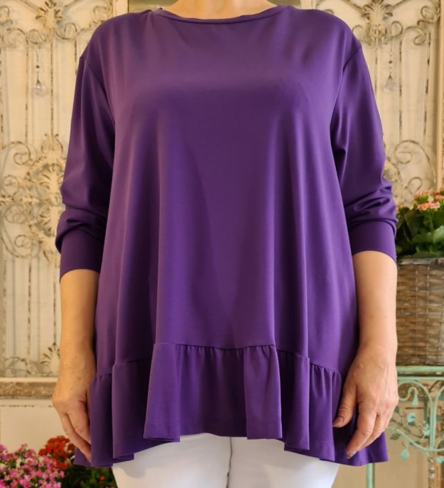 MAT paita 1009 (Purple) Todella mukavan tuntuinen MAT paita! Trendikas frilla helma. Pitkat hihat joiden suissa resorit.