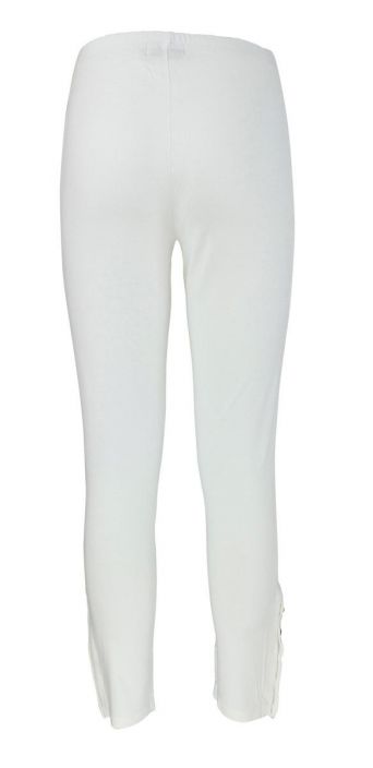 Boheme legginssit B11429 (Musta) Hyvin joustavat, mukavat legginssit jotka saavat asujen luomisesta helppoa. Lahkeiden