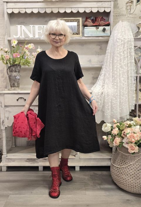 Grizas pellavamekko 52302 Musta tyylikäs malli jossa sivuissa korkeat halkiot napeilla tuotekuva 3