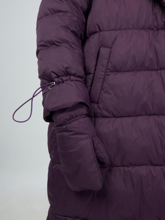 MAt takki 4048 / 8003 (Burgundy) Hupullinen MAT takki joka on erittain pehmea ja mukava. Suora malli jossa edessa niin
