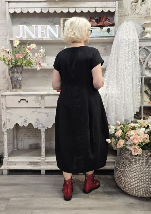 THING pellavamekko 7238 Musta tulppaanihelma pitkä tuotekuva 4 THING pellavamekko 7238 Musta tulppaanihelma pitkä tuotekuva 4