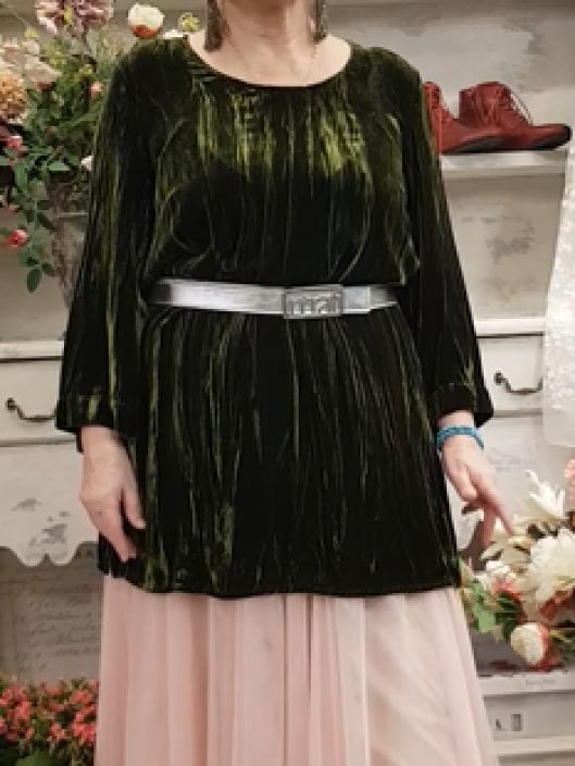 Grizas tunika CR52048 (611) Metsän vihreä kaunis kiiltävä kangas rypytetty juhlalaatu tuotekuva 3