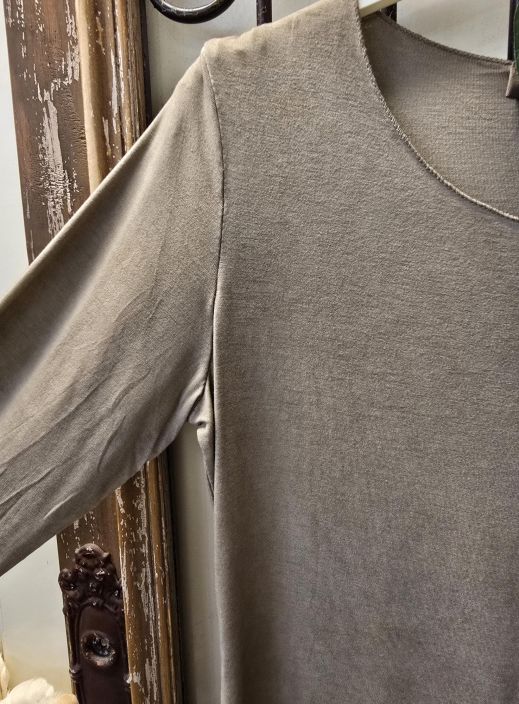 Marta du Château Beige paita pitsi hihojensuilla kaunis aluspaita joustavasta viskoosista tuotekuva 2 Marta du Château Beige paita pitsi hihojensuilla kaunis aluspaita joustavasta viskoosista tuotekuva 2