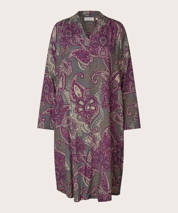 MASAI mekko Nariela Gloxinia purppura harmaa kuosi pehmeässä viskoosissa tuotekuva 3 MASAI mekko Nariela Gloxinia purppura harmaa kuosi pehmeässä viskoosissa tuotekuva 3