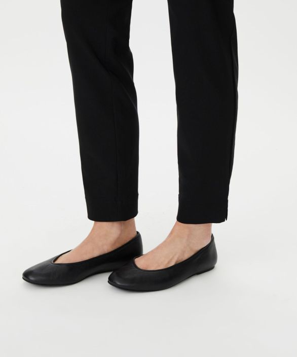 MASAI housut Poppy Mustat fitted regular joustavat, kapeat ja mukavat tuotekuva 2 MASAI housut Poppy Mustat fitted regular joustavat, kapeat ja mukavat tuotekuva 2