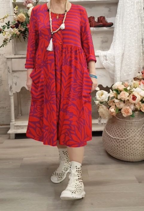 Aino mekko Minerva Catalina Mix punainen/liila yhdistelmä ihania eri kuoseja tuotekuva 3 Aino mekko Minerva Catalina Mix punainen/liila yhdistelmä ihania eri kuoseja tuotekuva 3