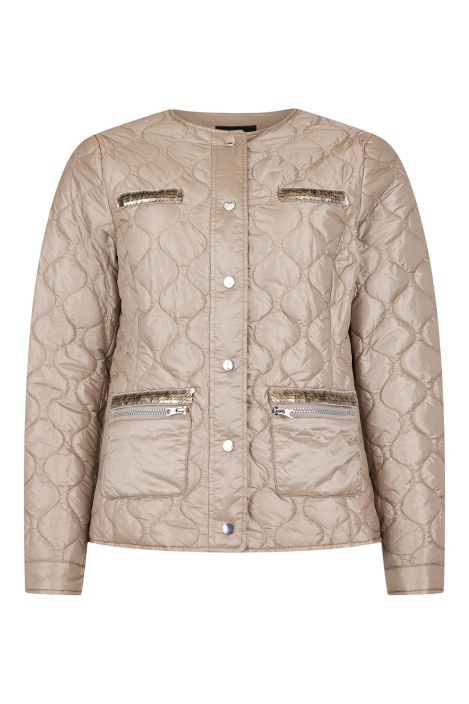 I'CONA takki 67399 Hiekka/beige Erittain pehmea I'CONA takki kevyella taytteella joka pitaa sinut lampimana. Todella mukava I'CONA takki 67399 Hiekka/beige Erittain pehmea I'CONA takki kevyella taytteella joka pitaa sinut lampimana. Todella mukava