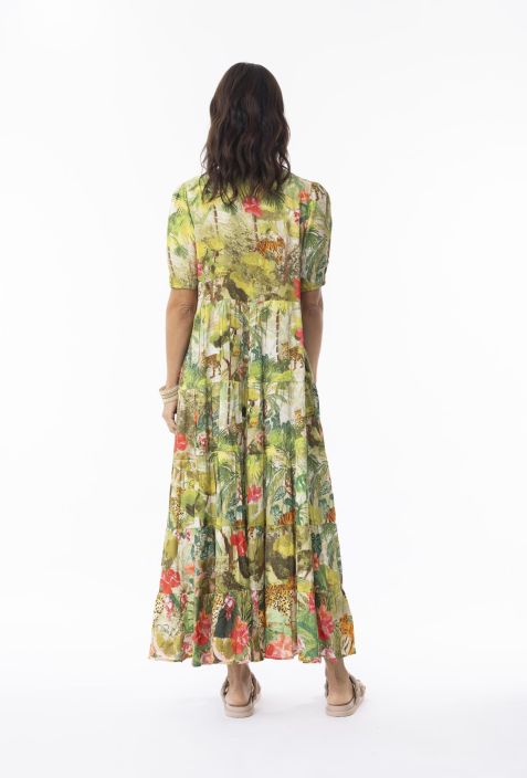 Escape mekko 10049 Cecilia näyttävä kauniisti aaltoileva malli kiiltävillä yksityiskohdilla tuotekuva 7 Escape mekko 10049 Cecilia näyttävä kauniisti aaltoileva malli kiiltävillä yksityiskohdilla tuotekuva 7