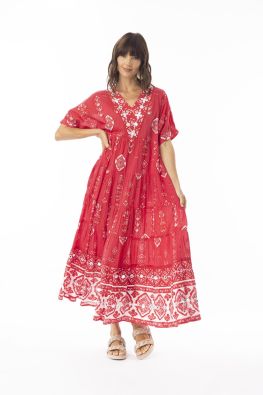 Escape pitkä mekko 40147 Carla Red punainen ihana pitkä mekko koristeilla