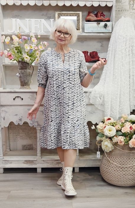 MASAI mekko Norellis Primrose ihana päälle ommeltu kuosi tuotekuva 1 MASAI mekko Norellis Primrose ihana päälle ommeltu kuosi tuotekuva 1