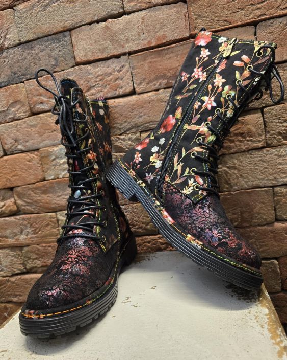 Laura Vita saappaat Incaso 18 Cerise ihana kiiltävä kukkakuosillinen malli tuotekuva 2 Laura Vita saappaat Incaso 18 Cerise ihana kiiltävä kukkakuosillinen malli tuotekuva 2