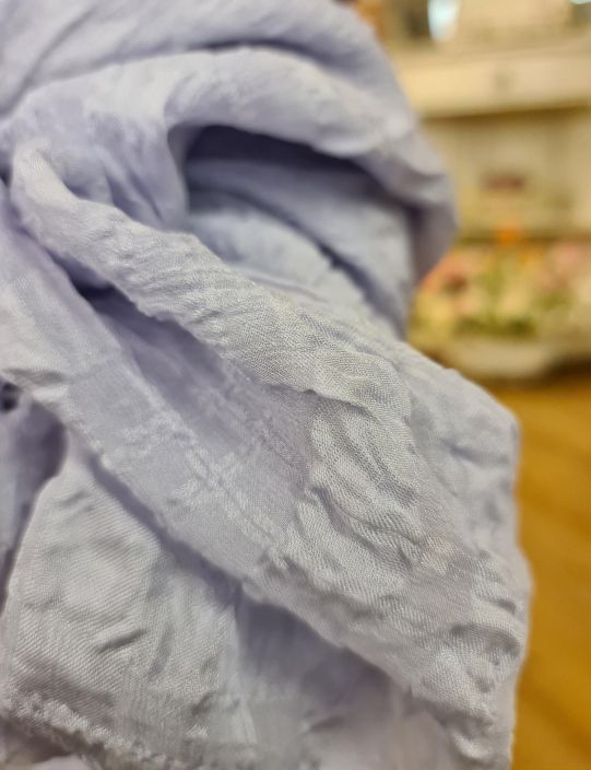 Grizas paita 52455 (263) Kevyt silkki paita joka on kevyt kuin unelma. Erinomainen vaate kun haluat suojata olkapaitasi