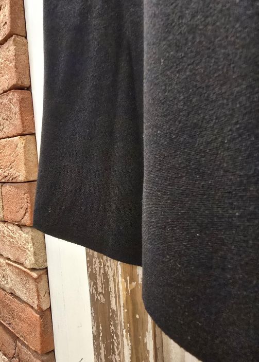 By Zusse hihaton mekko Buller Musta tilavat mitat ja miellyttävä viskoosi-jersey tuotekuva 2