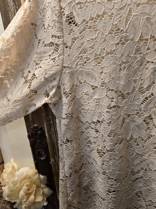 Marta du Château ihana pitsipaita 7707 vaalea Beige romanttinen malli, ihana kun näkyy neuleen alta tuotekuva 2