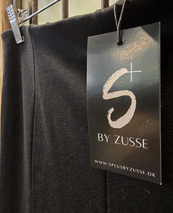 By Zusse hame Malou Musta ajaton jersey hame sifonki frillalla helmassa tuotekuva 2