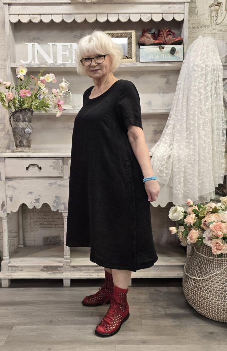 Grizas pellavamekko 52302 Musta tyylikäs malli jossa sivuissa korkeat halkiot napeilla tuotekuva 4