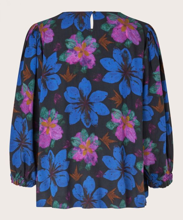MASAI paita Brisa (Wild ester) Jos etsit naisellista lookia, tama paita, jossa on tyylikas kukkaprintti, on juuri oikea