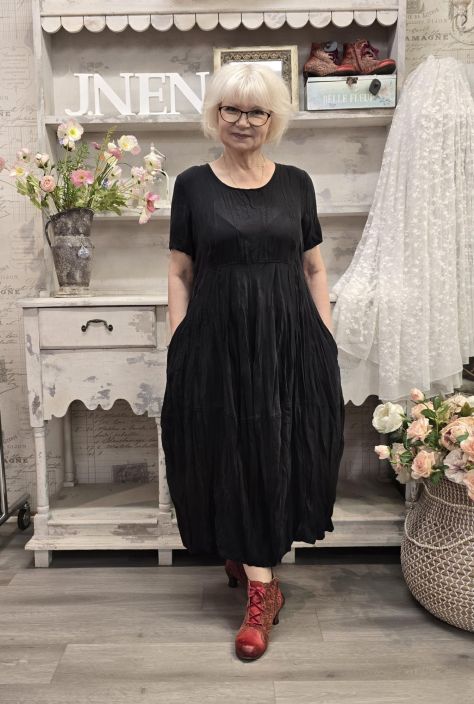 Grizas silkkimekko 91494 Musta yksivärinen laadukas ja äärettömän mukava tuotekuva 4 Grizas silkkimekko 91494 Musta yksivärinen laadukas ja äärettömän mukava tuotekuva 4