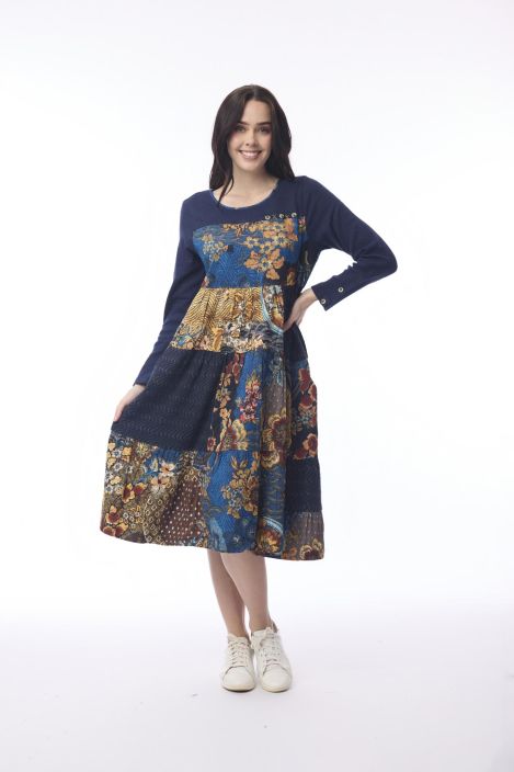 Orientique mekko 21467 Maluku tyylikas kukkakuosi Ihana yhdistelma kuoseja ja pienet koriste napit rinnassa. Orientique mekko 21467 Maluku tyylikas kukkakuosi Ihana yhdistelma kuoseja ja pienet koriste napit rinnassa.