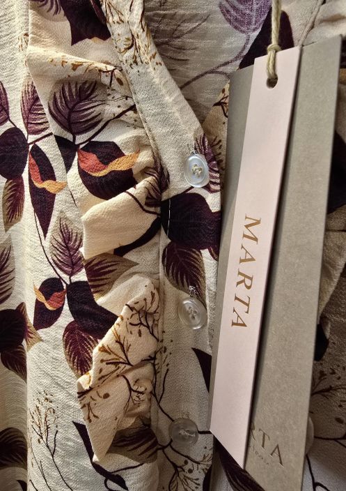 Marta du Château paita 5891 kaunis kuosi ja frillat tuotekuva 2 Marta du Château paita 5891 kaunis kuosi ja frillat tuotekuva 2