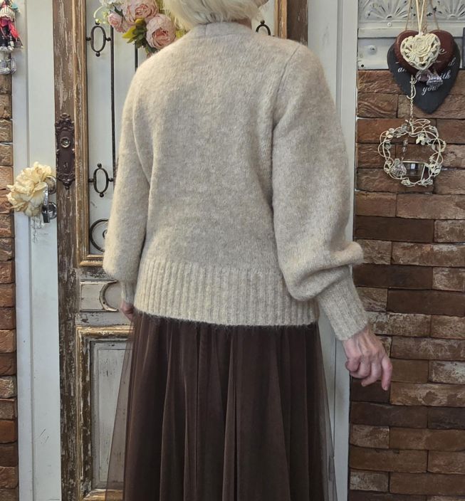 NOEN upea neulejakku 87207 Beige suloisilla ötökkä koristeilla tuotekuva 4 NOEN upea neulejakku 87207 Beige suloisilla ötökkä koristeilla tuotekuva 4