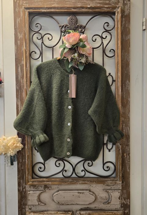 Marta du Chateau neule Rosa 5102 Army vihrea ihana porroinen ja tilava malli Erinomaisen hinta-laatusuhteen omaavassa Marta