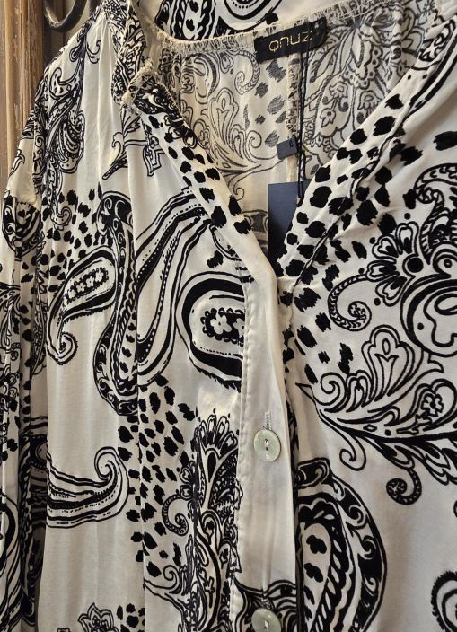 QNUZ paita 01 Valkoinen pehmeä viskoosi satiini ja musta sametti tuotekuva 1