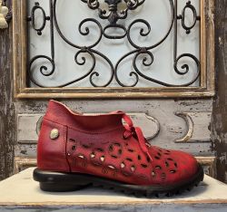 LAURA VITA Laura Vita kesäkengät Cyrielle 30 Punainen romanttinen malli kesäksi