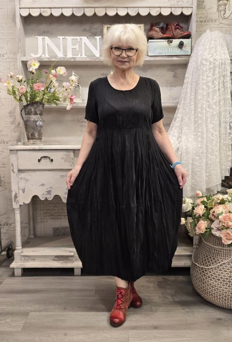 Grizas silkkimekko 91494 Musta yksivärinen laadukas ja äärettömän mukava tuotekuva 1 Grizas silkkimekko 91494 Musta yksivärinen laadukas ja äärettömän mukava tuotekuva 1