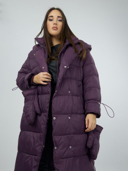 MAt takki 4048 / 8003 (Burgundy) Hupullinen MAT takki joka on erittain pehmea ja mukava. Suora malli jossa edessa niin