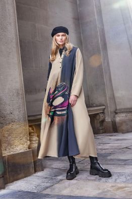 NOEN NOEN mekko 88588 kaunis abstrakti kuosi pehmeästä viskoosista