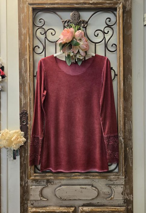 Marta du Chateau Punainen paita pitsi hihojensuilla kaunis aluspaita joustavasta viskoosista Erinomaisen hinta-laatusuhteen Marta du Chateau Punainen paita pitsi hihojensuilla kaunis aluspaita joustavasta viskoosista Erinomaisen hinta-laatusuhteen