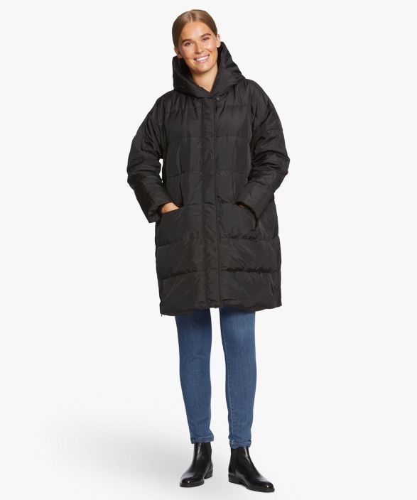 Thilde untuvatakki 1002036 (Black) Kiireinen tyopaiva vaatii takkia jossa voi mukavasti pyorailla, kavella ja hypata junaan.