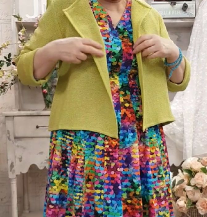 AINO mekko Jolanda Zekino Värikäs kuosi, upea helma tuotekuva 4 AINO mekko Jolanda Zekino Värikäs kuosi, upea helma tuotekuva 4