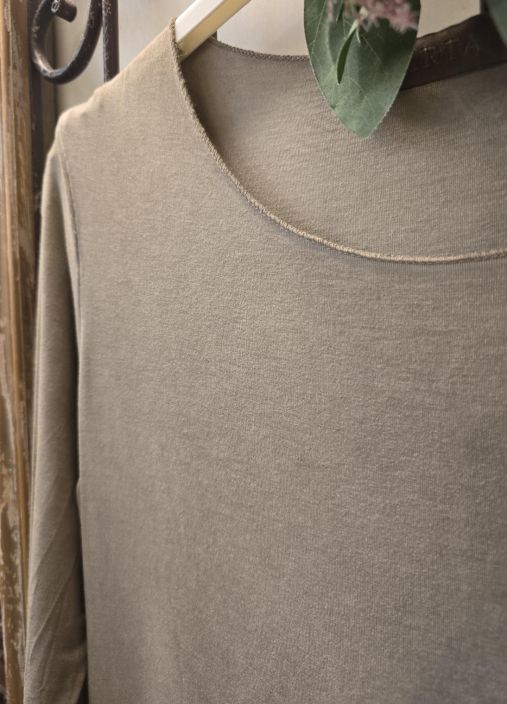 Marta du Château Beige paita pitsi hihojensuilla kaunis aluspaita joustavasta viskoosista tuotekuva 1 Marta du Château Beige paita pitsi hihojensuilla kaunis aluspaita joustavasta viskoosista tuotekuva 1