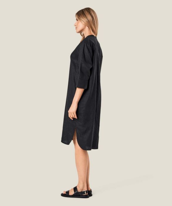 MASAI mekko/jakku Nimes (Musta) Pellavassa on luonnollista kauneutta ja ajatonta laatua, mika nakyy erityisesti tassa
