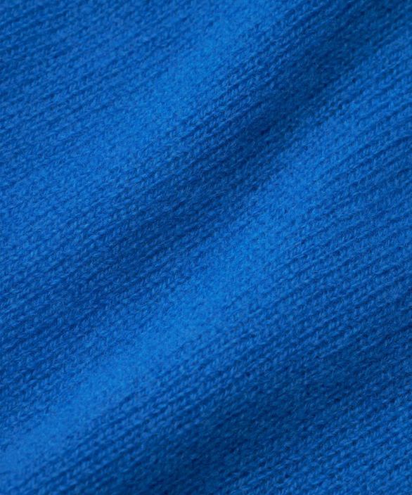 MASAI neulepaita Flora (Nebulas blue) Pehmeat ja mukavat neuleet voivat olla helposti myos naisellisia. Kauniit rypytykset