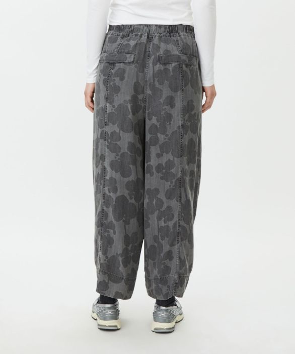 MASAI farkkukankaiset housut Phenyo Frost Grey harmaa leveät tyylikkäät lahkeet tuotekuva 3 MASAI farkkukankaiset housut Phenyo Frost Grey harmaa leveät tyylikkäät lahkeet tuotekuva 3