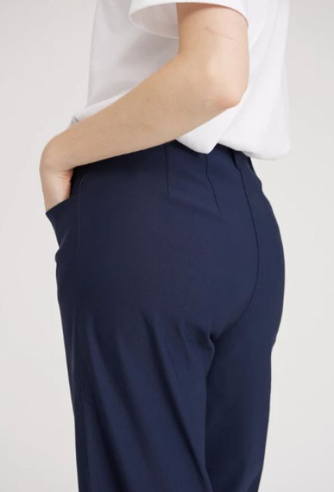 Laurie housut Donna Loose Cropped Navy tummansiniset leveät housut mukavasta uudesta laadusta tuotekuva 3