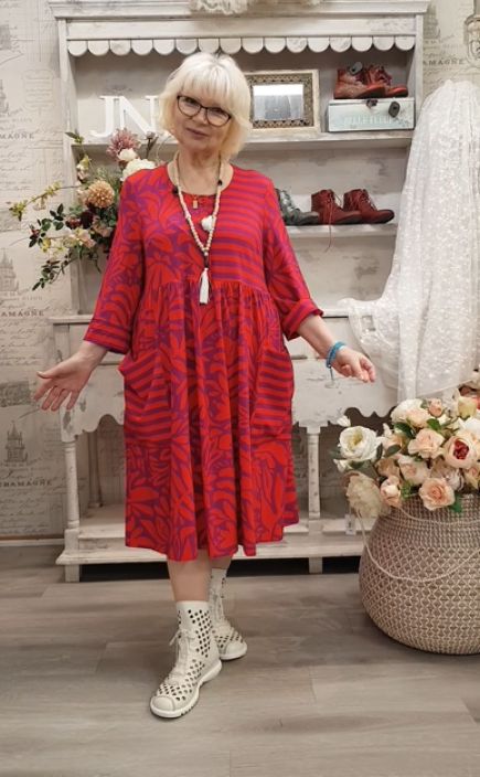 Aino mekko Minerva Catalina Mix punainen/liila yhdistelmä ihania eri kuoseja tuotekuva 1 Aino mekko Minerva Catalina Mix punainen/liila yhdistelmä ihania eri kuoseja tuotekuva 1