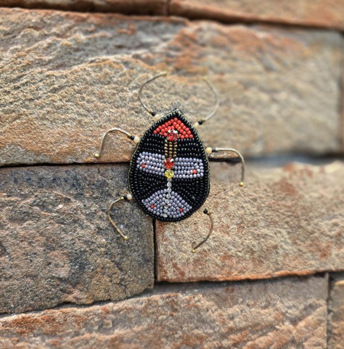 Erfurt koriste ötökkä hakaneulalla, käsityötä Musta/Laventeli kuoriainen tuotekuva 1