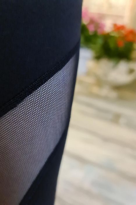MAT legginsit 2039 (Musta) Erittain mukavat MAT legginsit jotka sopivat vaivattomasti moneen asuun! Laatu on paksumpaa, joka