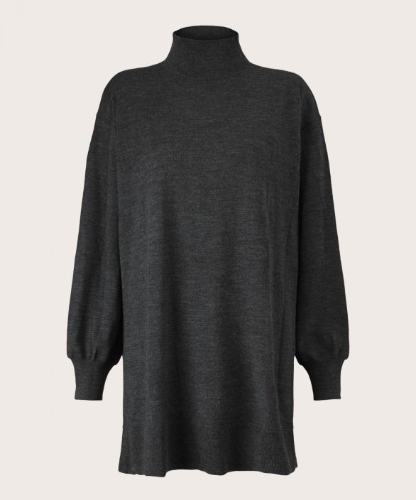 MASAI neule Fralla (Grey mel.) Taydenna neulekokoelmaasi talla mukavalla kaunokaisella. Se on neulottu ohuesta, pehmeasta
