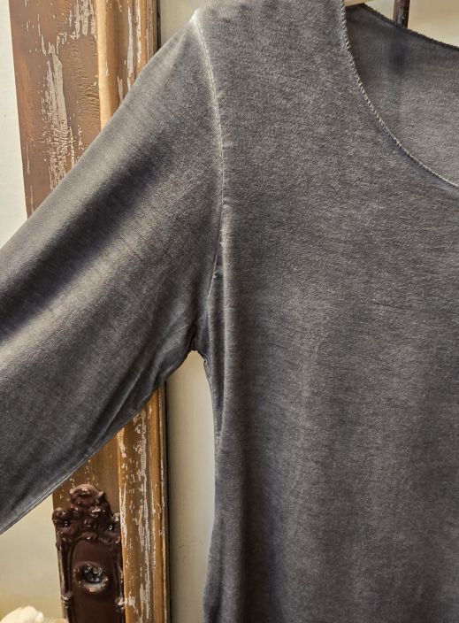 Marta du Château Harmaa paita pitsi hihojensuilla kaunis aluspaita joustavasta viskoosista tuotekuva 2 Marta du Château Harmaa paita pitsi hihojensuilla kaunis aluspaita joustavasta viskoosista tuotekuva 2