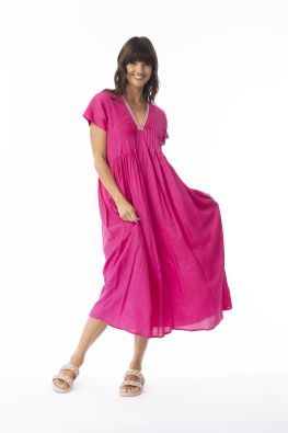 Escape mekko 51903 Lux Hot Pink vaaleanpunainen ihanan tilava ja mukava mekko hiuslaskoksilla