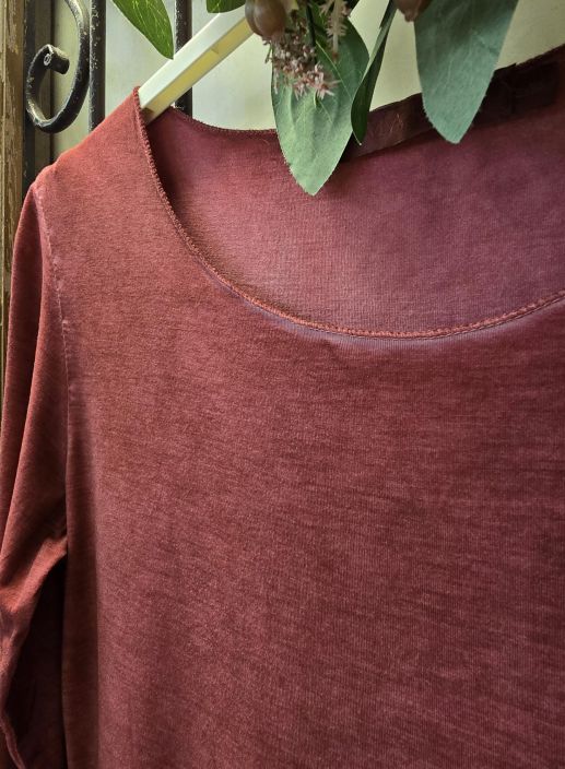 Marta du Château Punainen paita pitsi hihojensuilla kaunis aluspaita joustavasta viskoosista tuotekuva 1 Marta du Château Punainen paita pitsi hihojensuilla kaunis aluspaita joustavasta viskoosista tuotekuva 1