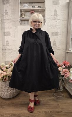 NOEN NOEN mekko 88532 mukava malli uniikeilla yksityiskohdilla ja brodeeratuilla kukilla