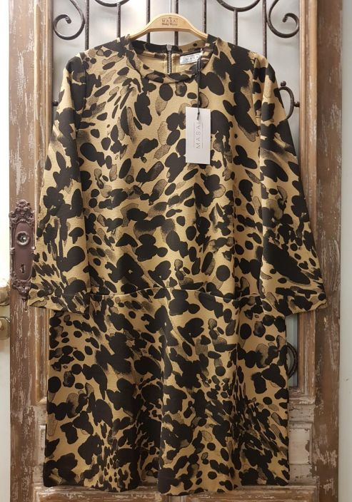 MASAI tunika Grivan (Dijon) Lisaa varia arkeen talla naisellisella tunikalla, jossa on leopardikuvio. Tunikassa on klassinen
