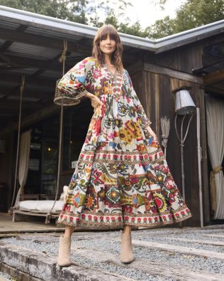 ESCAPE Escape mekko 31073 Chateau Eza värikäs kuosi näyttävä maxi malli koristeilla