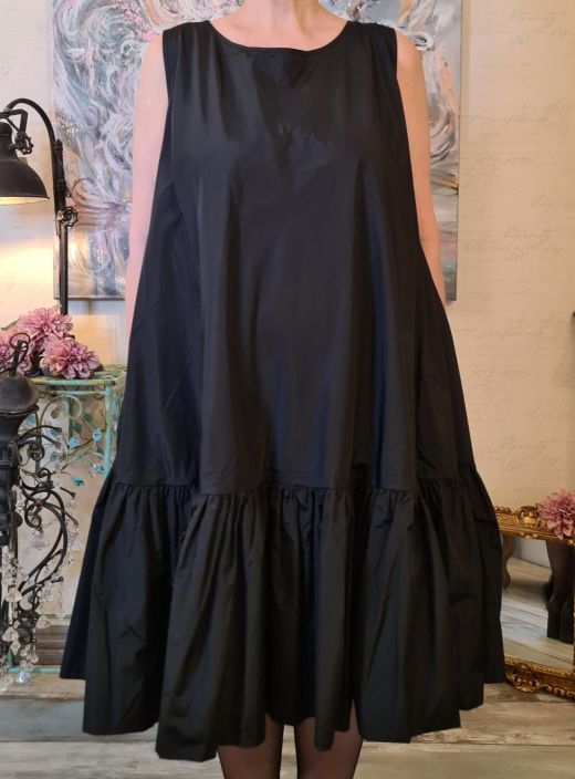 IGOR mekko Peru (Musta) Ihana juhlava laatu joka tunnetaan myos nimella tafti. Nayttava ja uniikki mekko jonka kuuluu olla